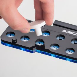 ARKA myReef Frag Rack 16 magnetyczna półka na szczepki koralowców – osadzanie podstawki w gnieździe